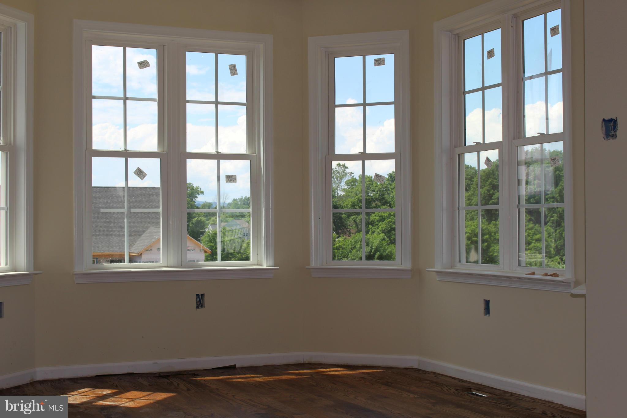 27 Houston Road Inwood, WV 25428 - Photo 9 of 13 Breakfast area