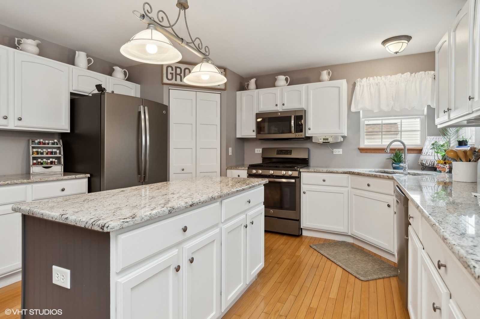 1650 Rose Lane Romeoville, IL 60446 - Photo 5 of 28 Gallery Image 5