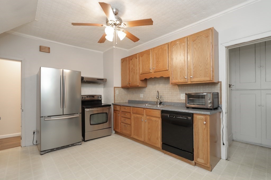 46 Osborne Terrace Springfield, MA 01104 - Photo 9 of 42