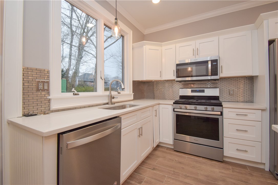 4 Bedlow Avenue, Unit A Newport, RI 02840 - Photo 2 of 37