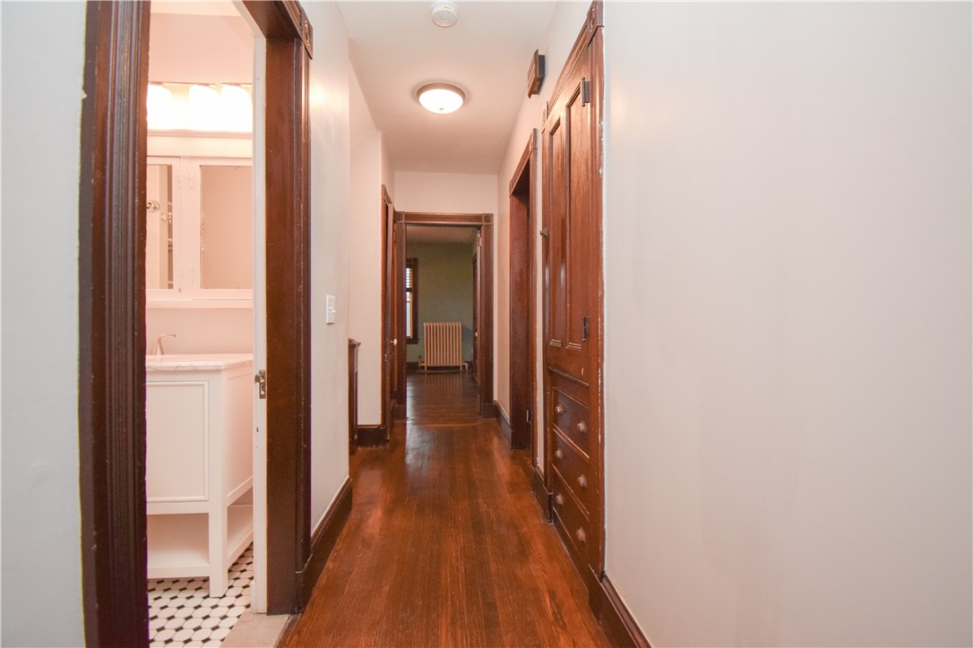 4 Bedlow Avenue, Unit A Newport, RI 02840 - Photo 28 of 37 2nd Floor Hallway
