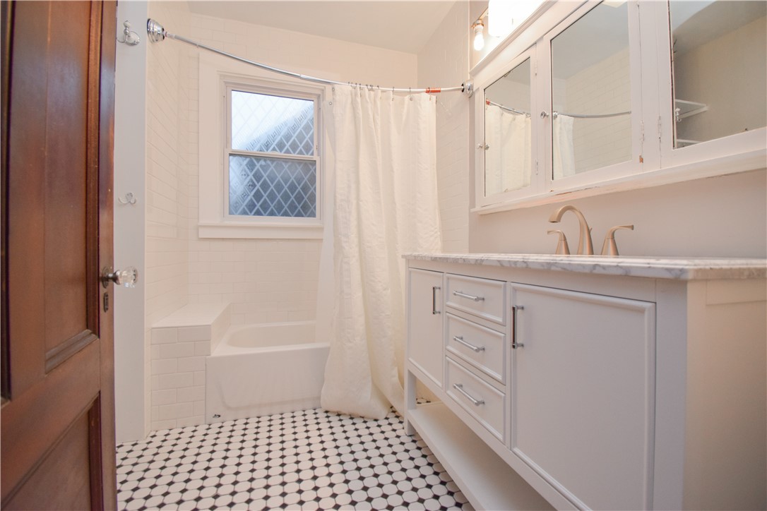 4 Bedlow Avenue, Unit A Newport, RI 02840 - Photo 29 of 37 2nd Full Bathroom (2nd Floor)