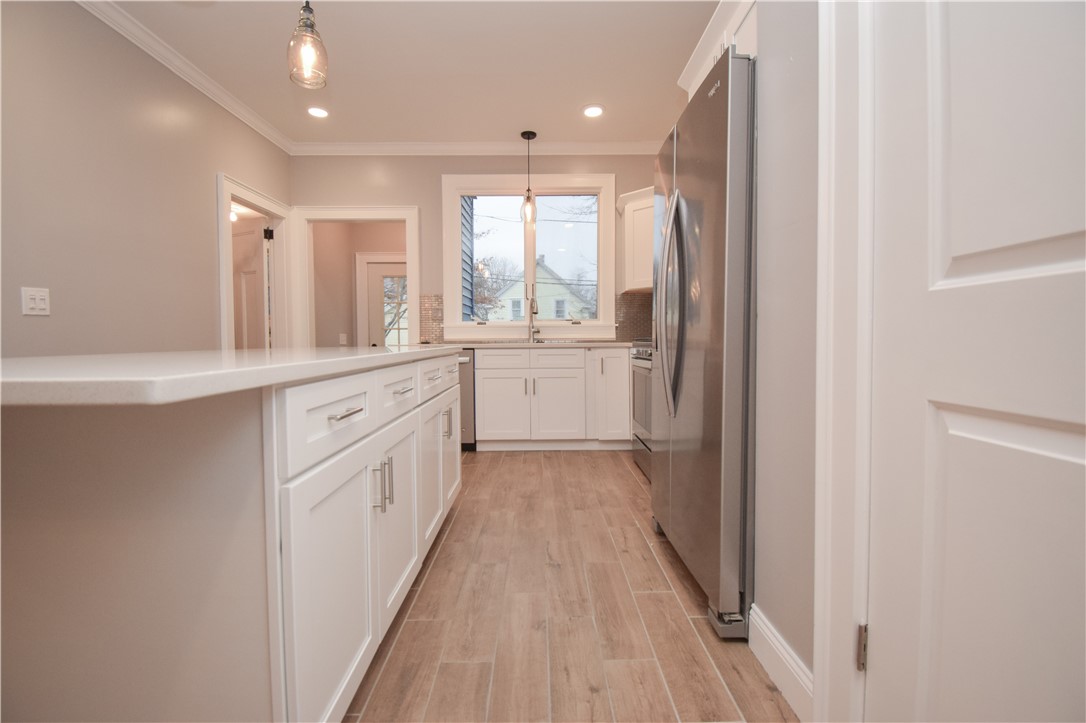 4 Bedlow Avenue, Unit A Newport, RI 02840 - Photo 3 of 37