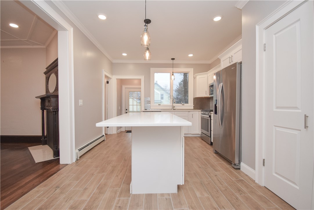 4 Bedlow Avenue, Unit A Newport, RI 02840 - Photo 4 of 37