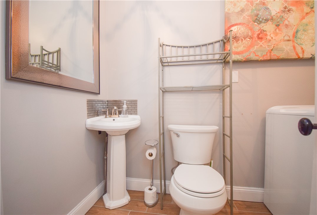 4 Bedlow Avenue, Unit A Newport, RI 02840 - Photo 6 of 37 1/2 Bath (1st floor)