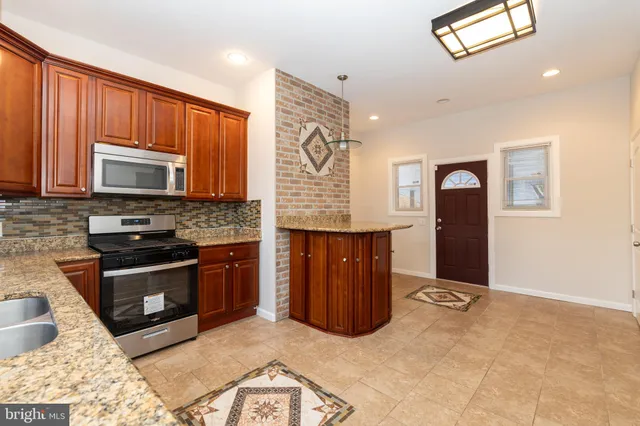 $2,600 | 724 East Locust Avenue, Philadelphia, PA 19144