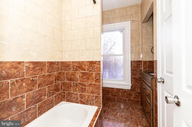 $2,600 | 724 East Locust Avenue, Philadelphia, PA 19144