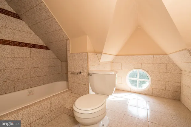 $2,600 | 724 East Locust Avenue, Philadelphia, PA 19144