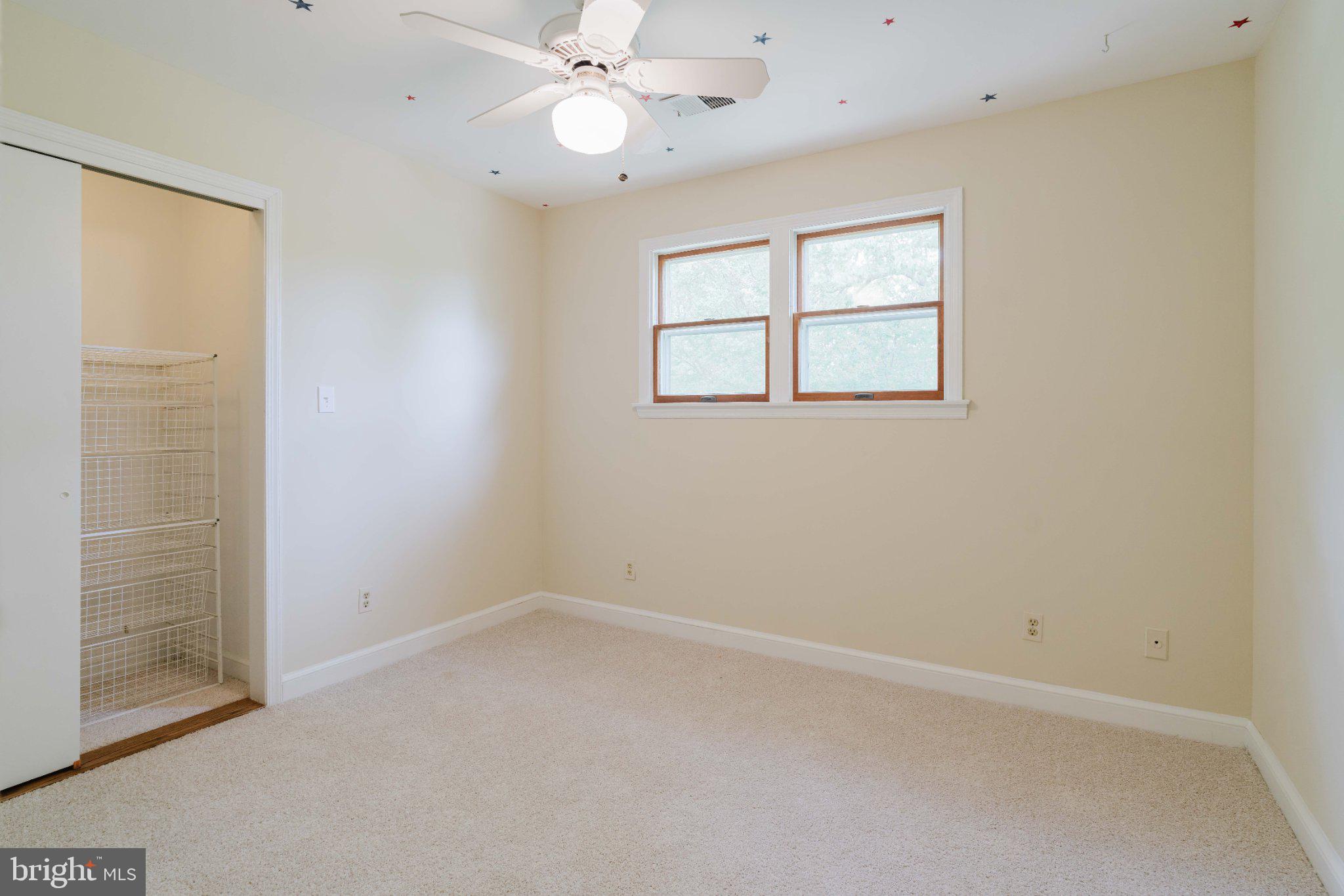 10200 Duvawn Place Silver Spring, MD 20902 - Photo 21 of 42 Bright and airy blank canvas room.