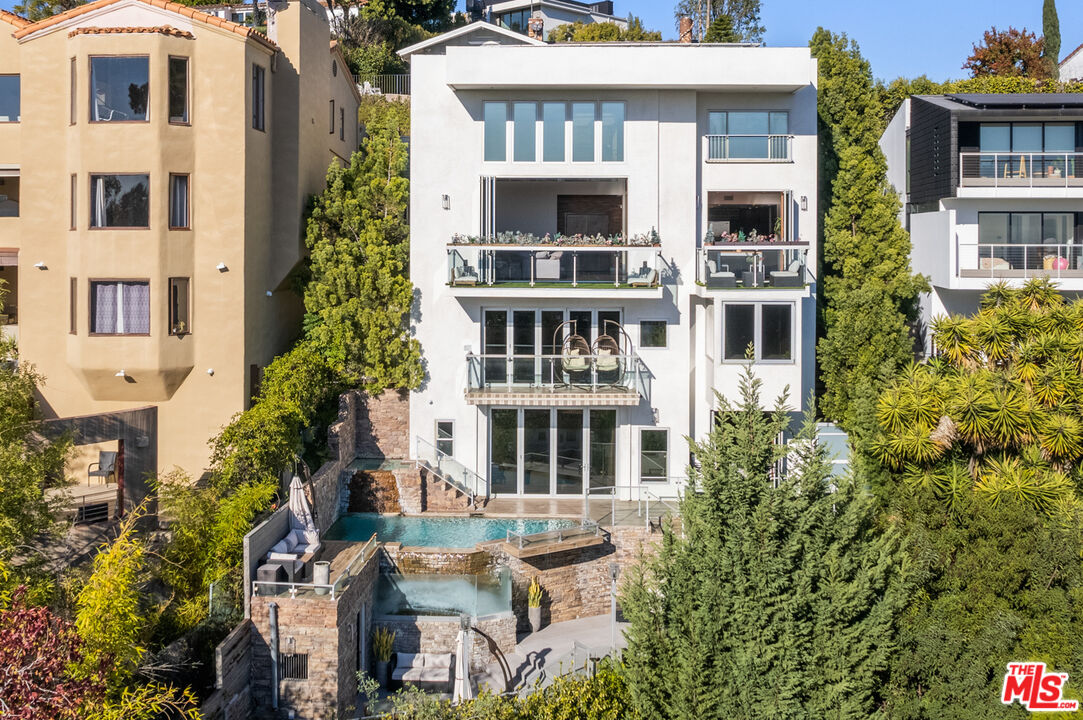 6318 Quebec Drive, Los Angeles, CA 90068 Compass