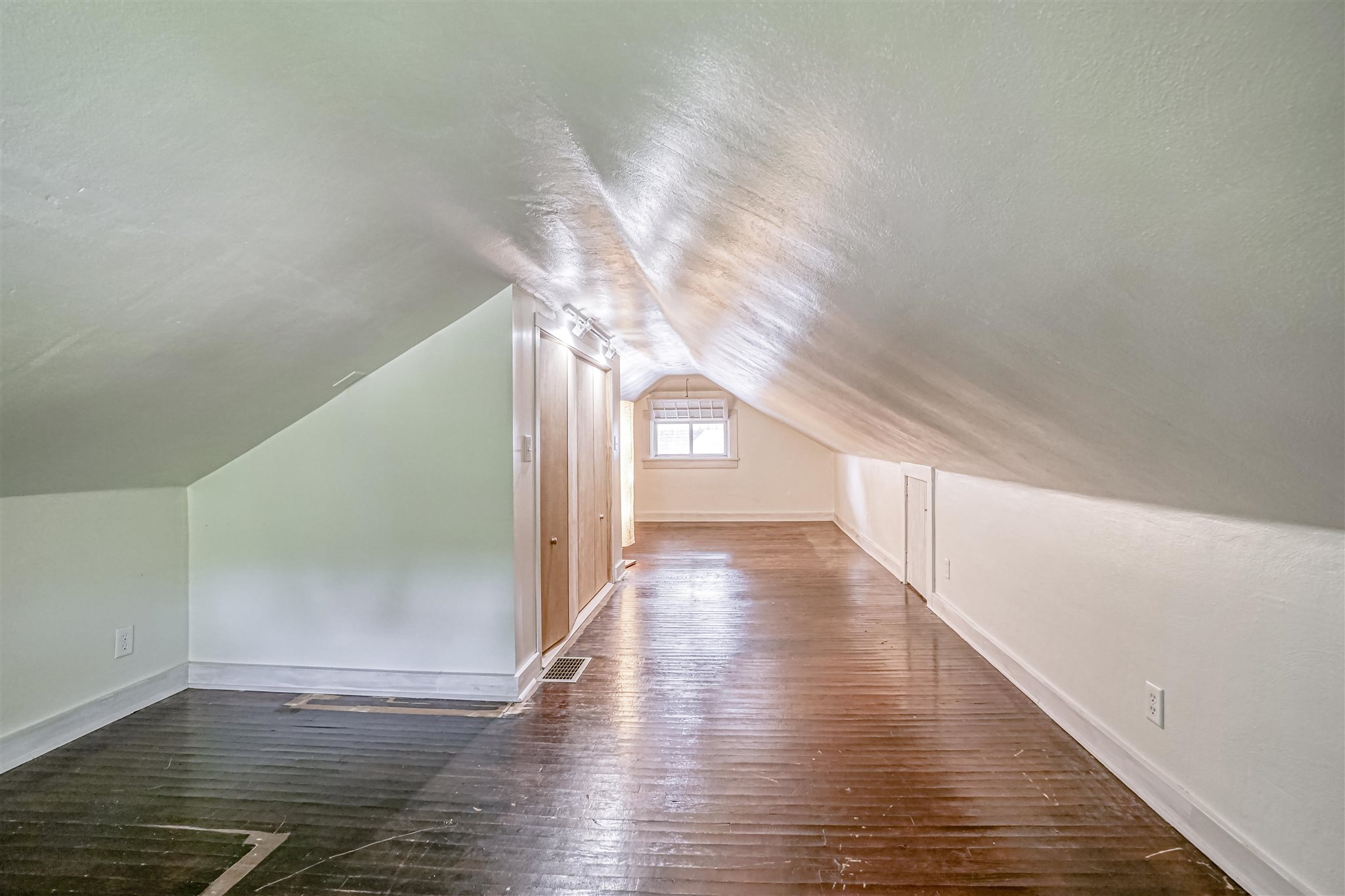 2518 Oakridge Road Fort Wayne, IN 46805 - Photo 14 of 32 Gallery Image 14