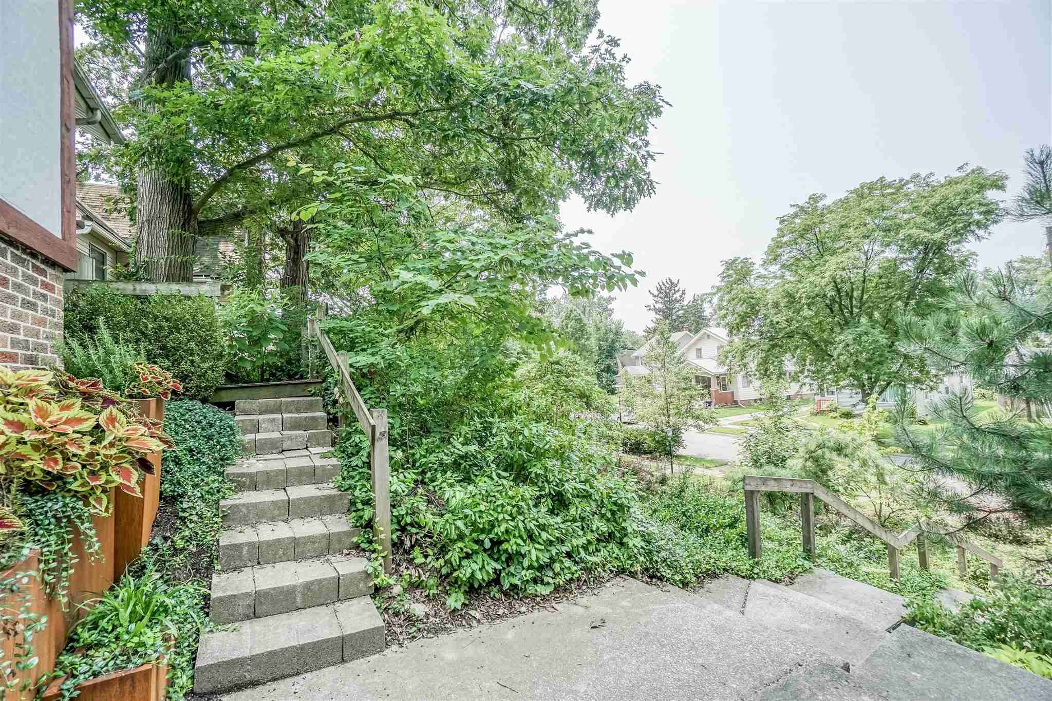 2518 Oakridge Road Fort Wayne, IN 46805 - Photo 24 of 32 Gallery Image 24