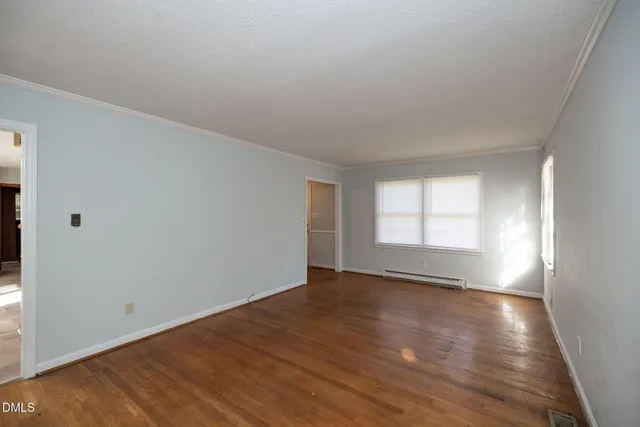 $2,350 | 315 West King Street, Hillsborough, NC 27278