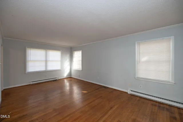 $2,350 | 315 West King Street, Hillsborough, NC 27278