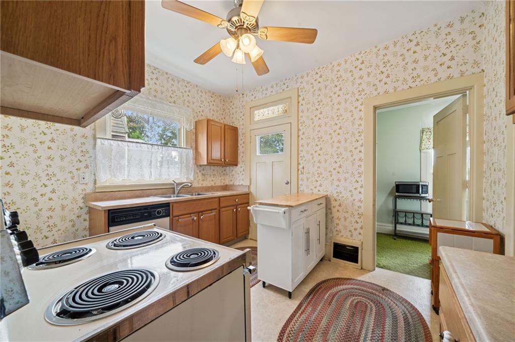 560 Ridgeway Street Greensburg, PA 15601 - Photo 13 of 37 Gallery Image 13