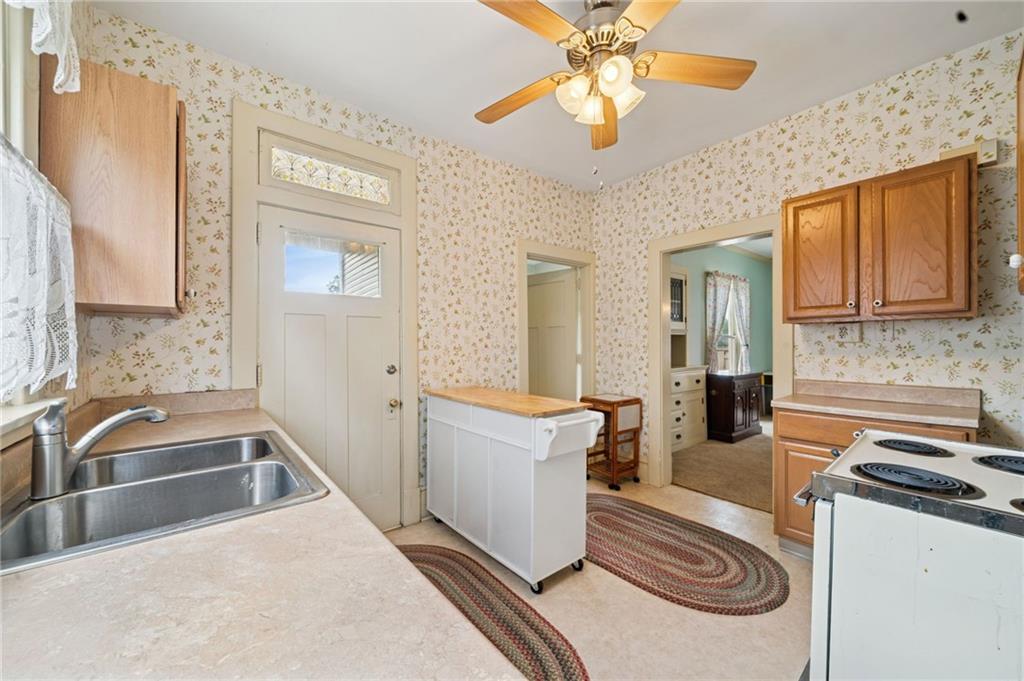 560 Ridgeway Street Greensburg, PA 15601 - Photo 16 of 37 Gallery Image 16