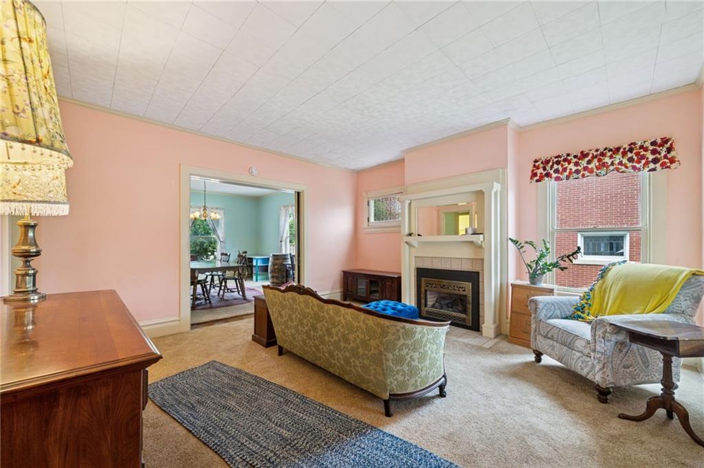 560 Ridgeway Street Greensburg, PA 15601 - Photo 3 of 37 Gallery Image 3