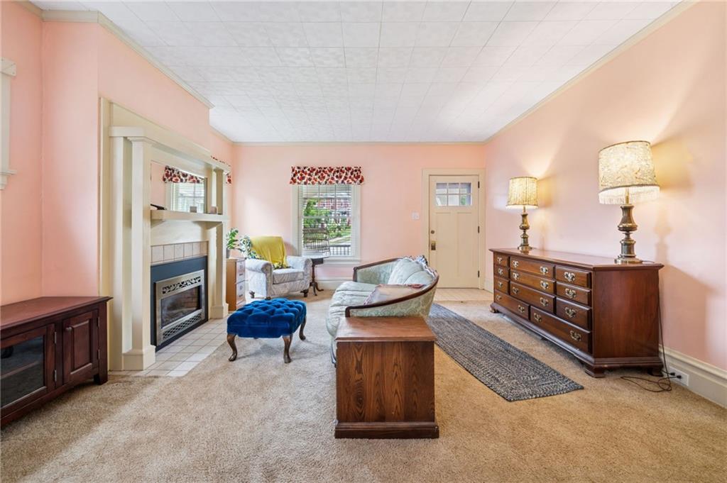 560 Ridgeway Street Greensburg, PA 15601 - Photo 5 of 37 Gallery Image 5