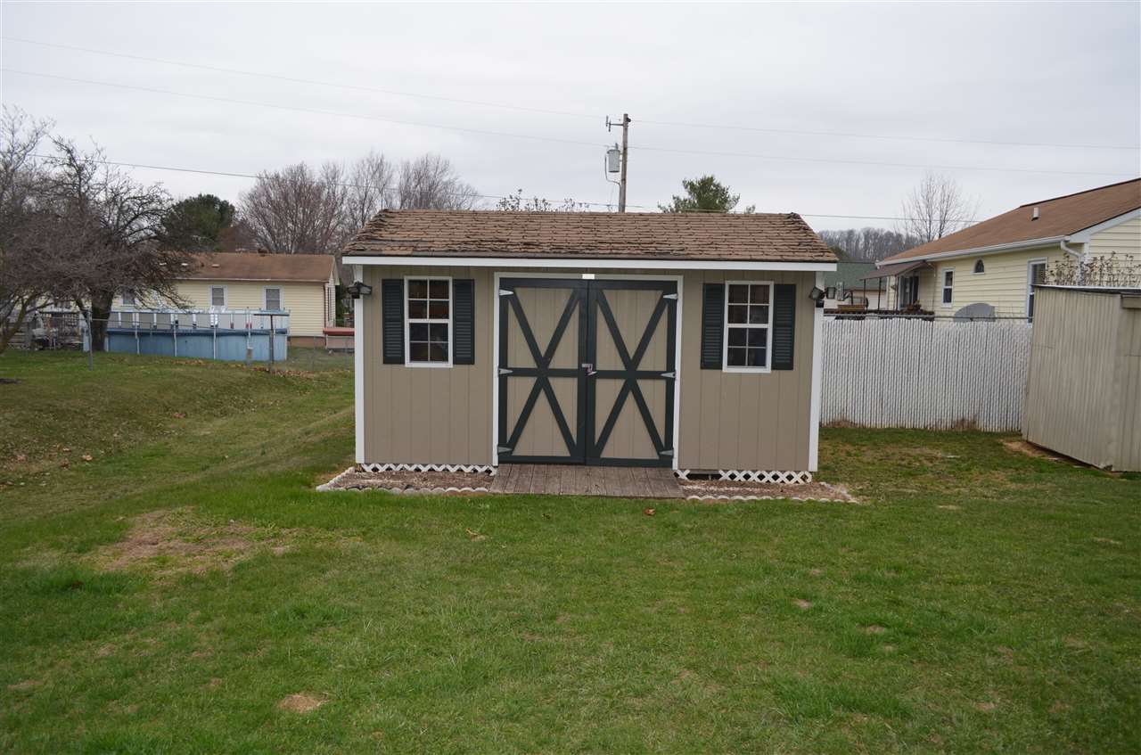 62 Ox Road Waynesboro, VA 22980 - Photo 26 of 31 a front view of a house with a garden