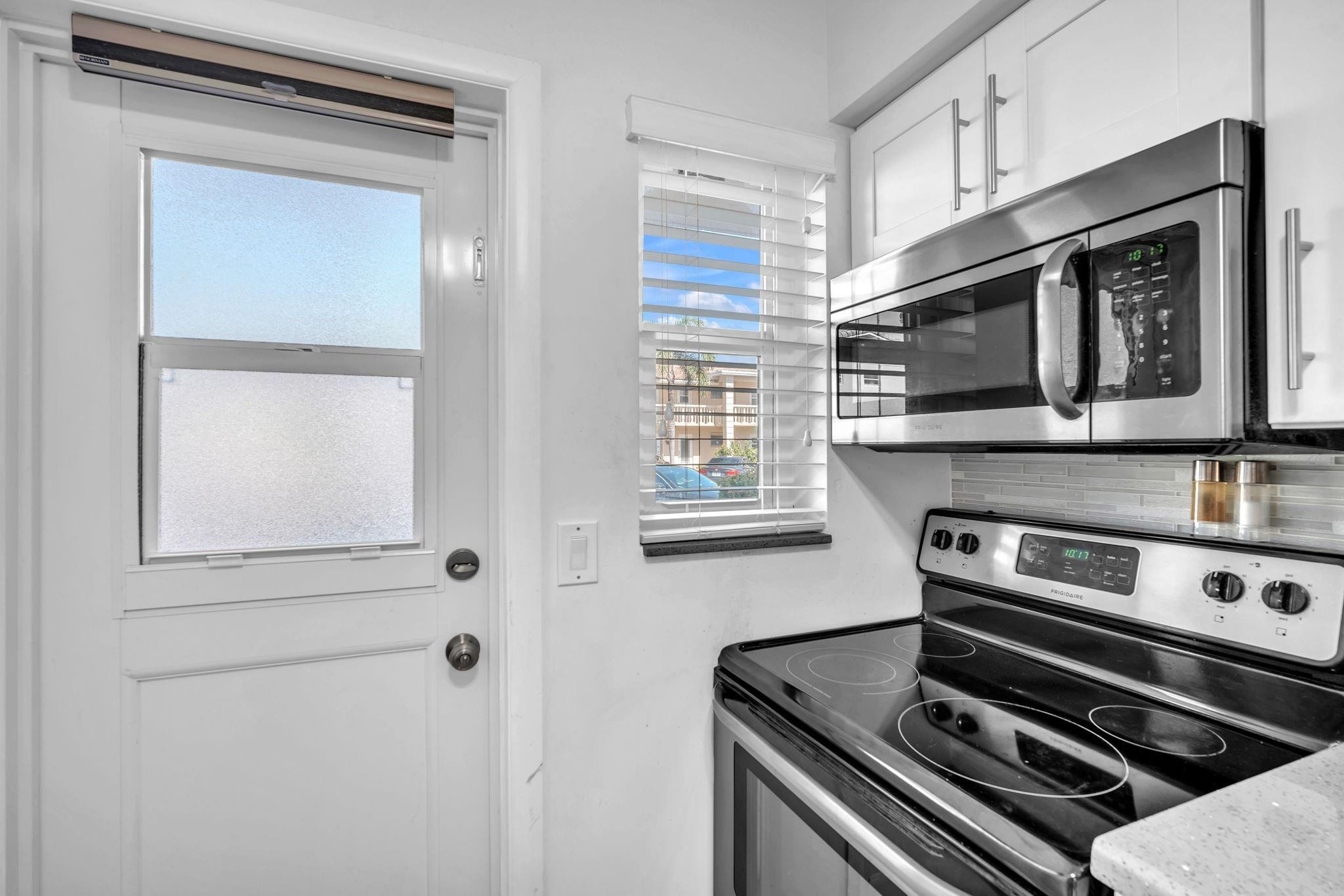 2131 Northeast 42nd Court, Unit 104E Lighthouse Point, FL 33064 - Photo 10 of 31 Photo 10