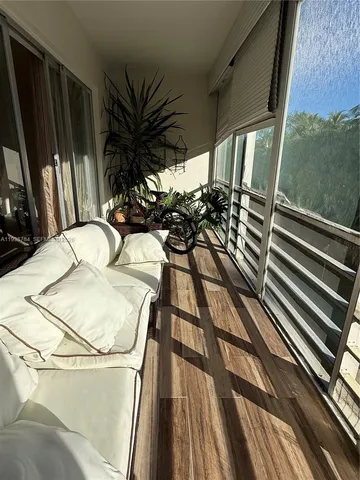 $2,000 | 500 Northeast 14th Avenue, Unit 302, Hallandale Beach, FL 33009