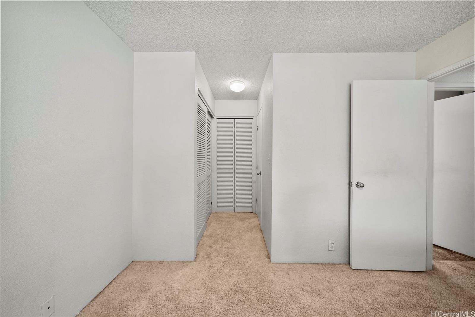 429 Mananai Place, Unit 39U Honolulu, HI 96818 - Photo 11 of 23 a view of a bathroom