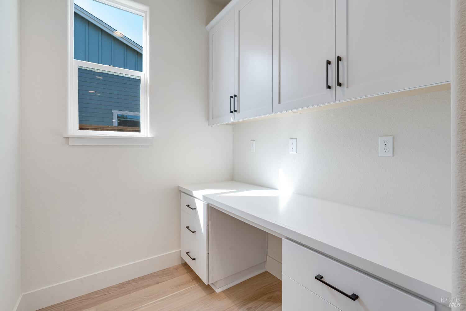 3461 Ruston Lane Napa, CA 94558 - Photo 6 of 22 a room with storage