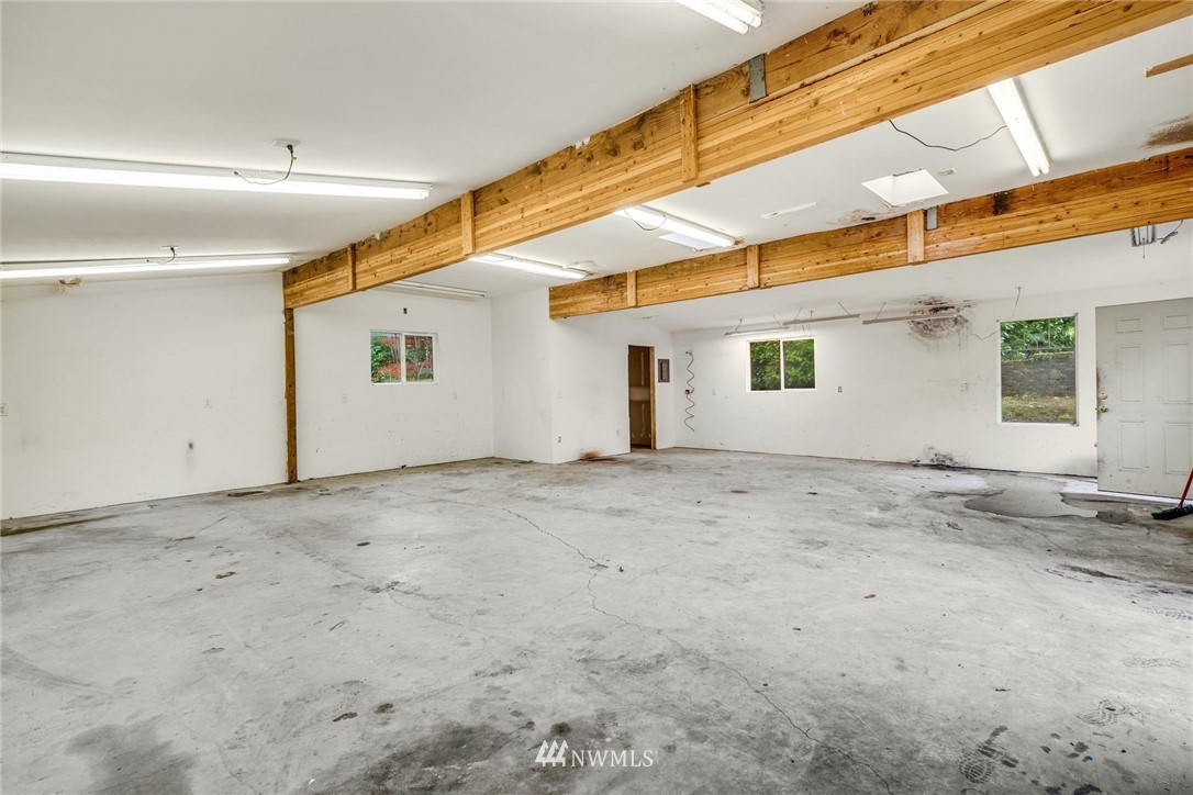 38131 Southeast 91st Street Snoqualmie, WA 98065 - Photo 29 of 40 a view of garage