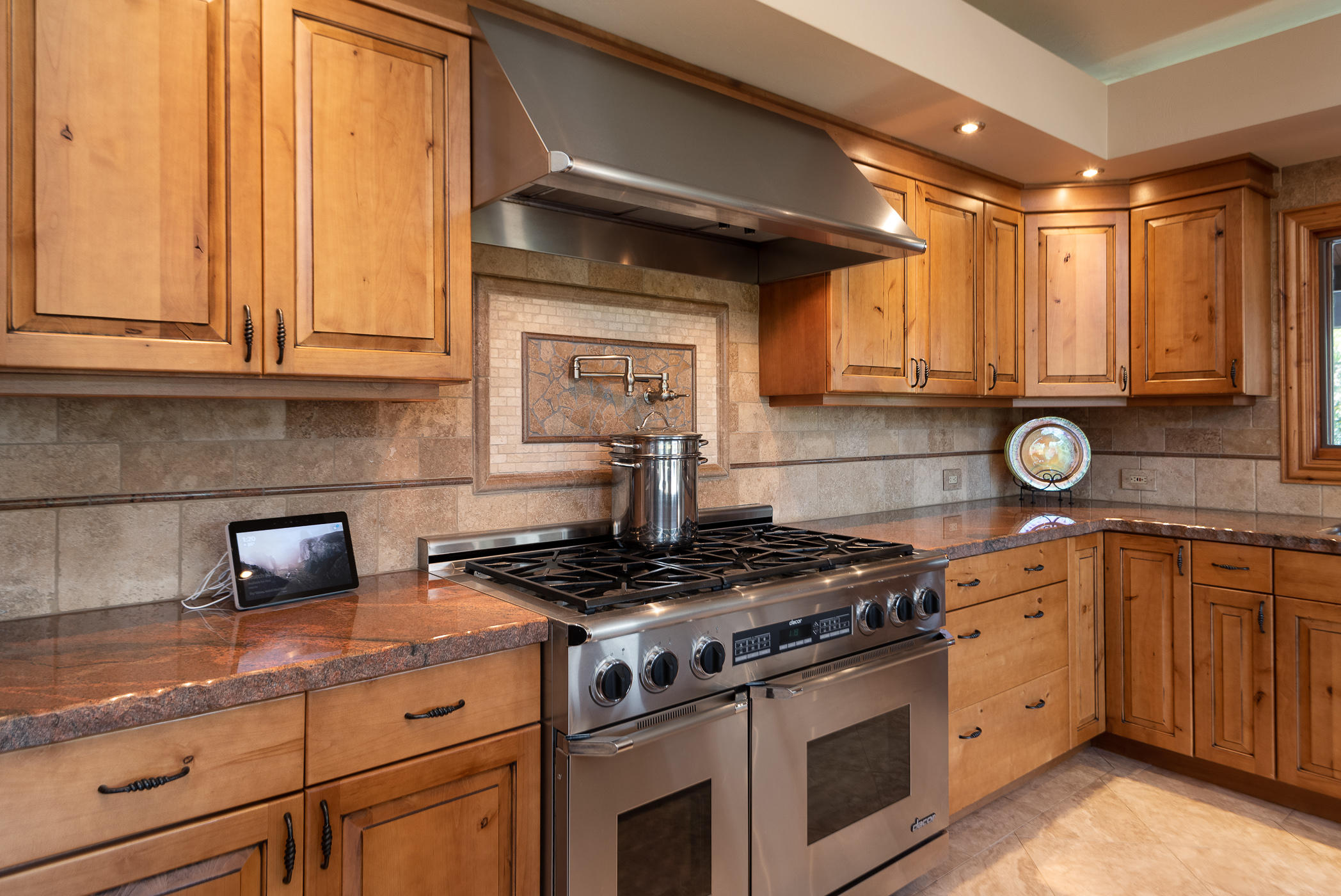 18830 Shoshone Road Bend, OR 97702 - Photo 10 of 49 9 kitchen 2