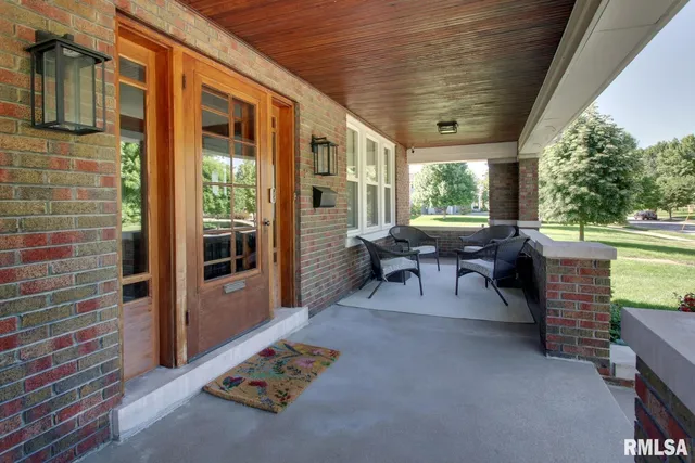 $379,000 | 321 South 23rd Street, Quincy, IL 62301