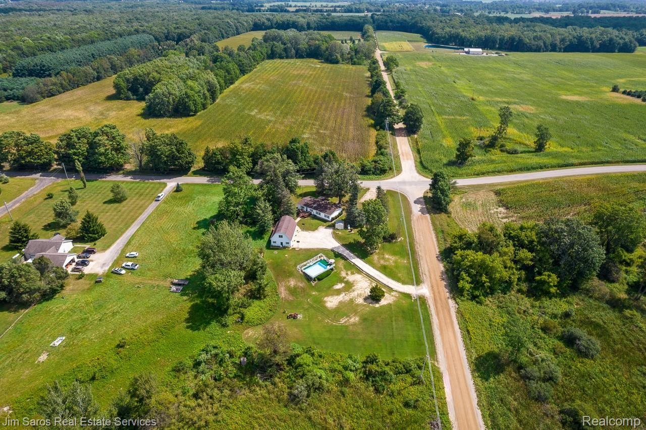 4990 Addison Road Jonesville, MI 49250 - Photo 26 of 26 4990 Addison Rd - 1036.jpg