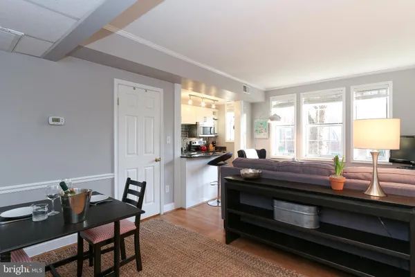 $1,950 | 1800 Queens Lane, Unit 4199, Arlington, VA 22201