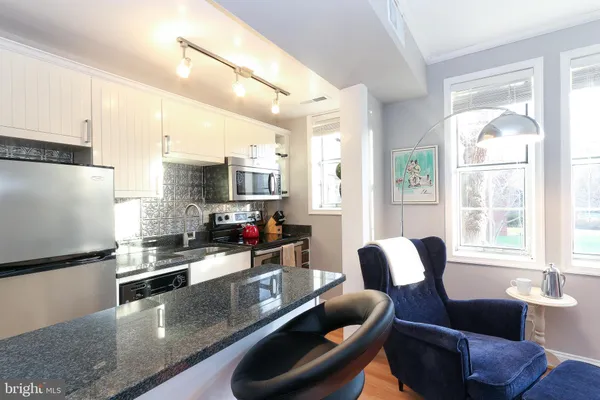 $1,950 | 1800 Queens Lane, Unit 4199, Arlington, VA 22201