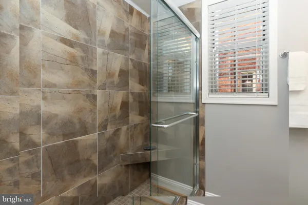 $1,950 | 1800 Queens Lane, Unit 4199, Arlington, VA 22201