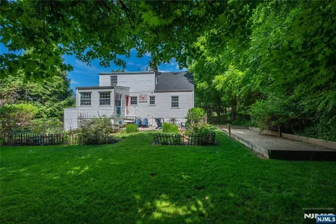 $610,000 | 33 Glenview Drive, West Orange, NJ 07052