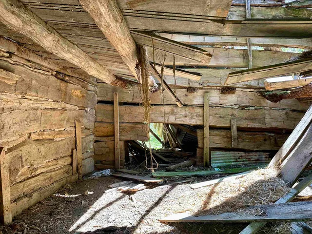 $99,900 | 2030 Fairview Road, Avoca, WI 53506