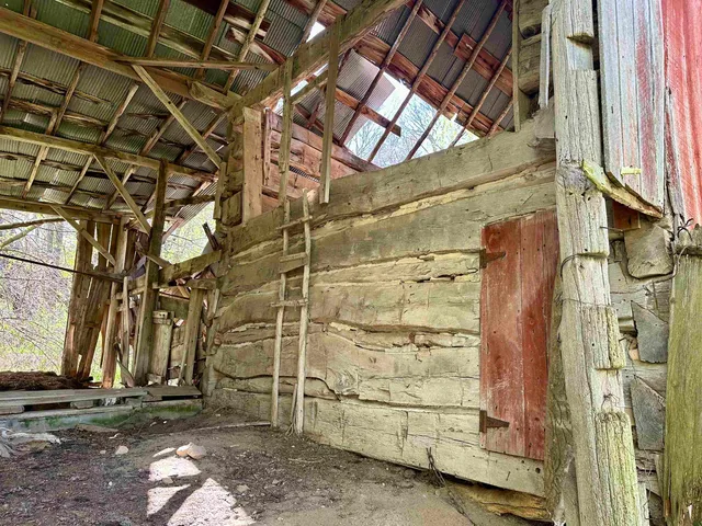 $99,900 | 2030 Fairview Road, Avoca, WI 53506