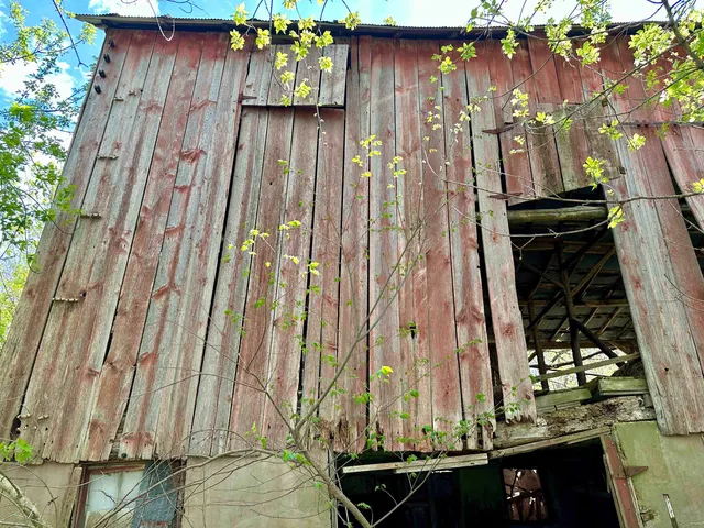 $99,900 | 2030 Fairview Road, Avoca, WI 53506