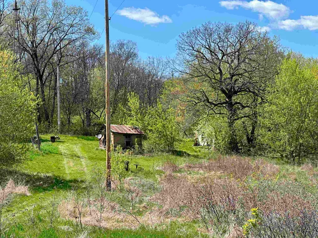 $99,900 | 2030 Fairview Road, Avoca, WI 53506