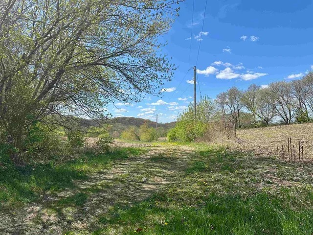 $99,900 | 2030 Fairview Road, Avoca, WI 53506