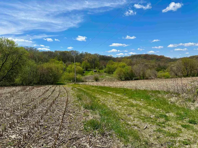 $99,900 | 2030 Fairview Road, Avoca, WI 53506