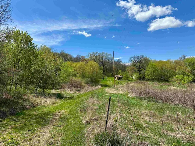 $99,900 | 2030 Fairview Road, Avoca, WI 53506