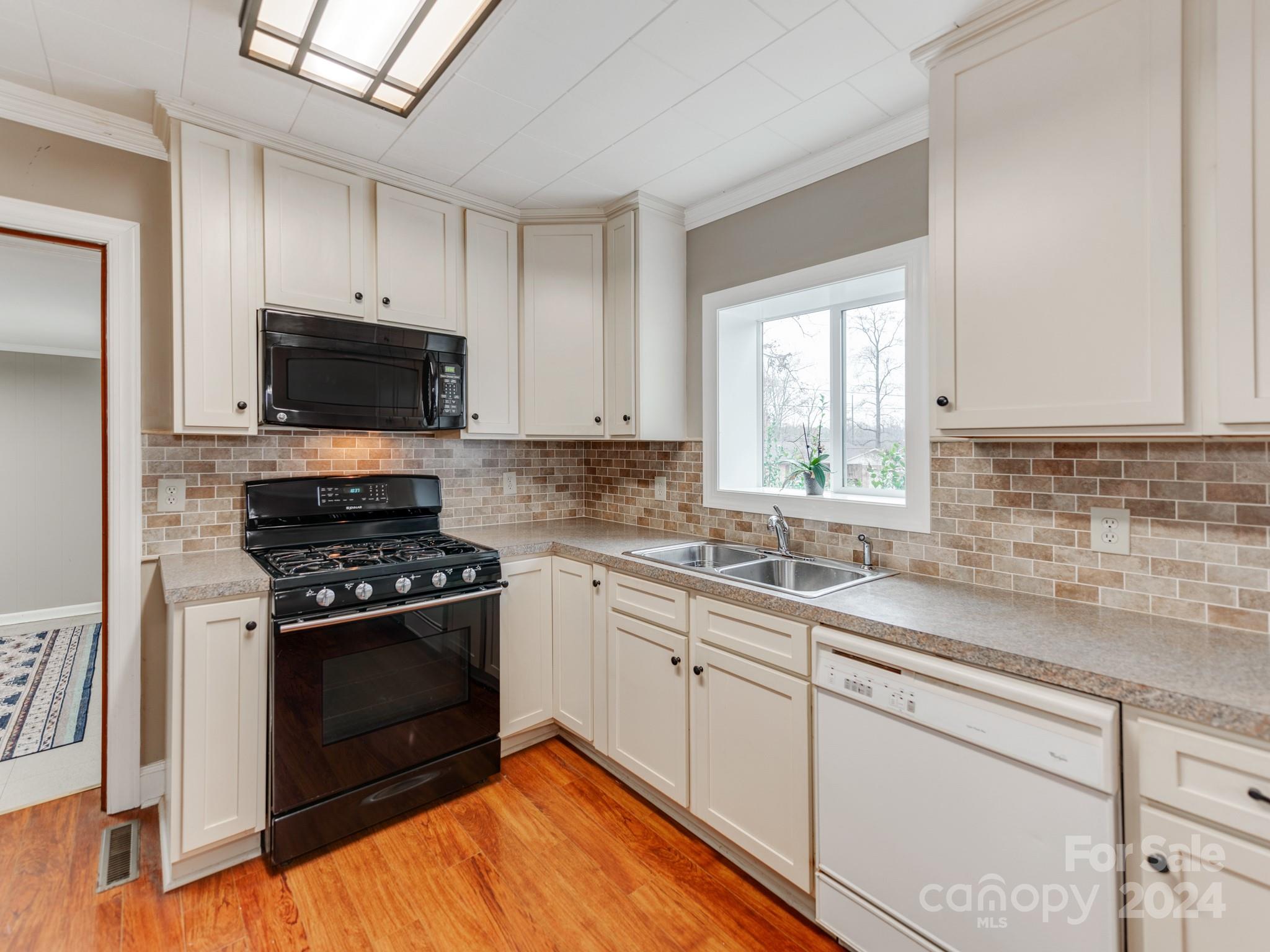 808 Linwood Road Kings Mountain, NC 28086 - Photo 15 of 34 Gallery Image 15