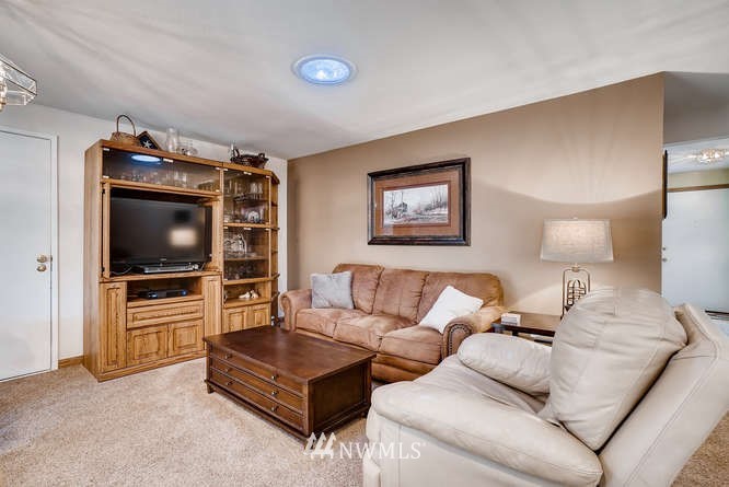 12704 Southeast 191st Place Renton, WA 98058 - Photo 11 of 24 Gallery Image 11