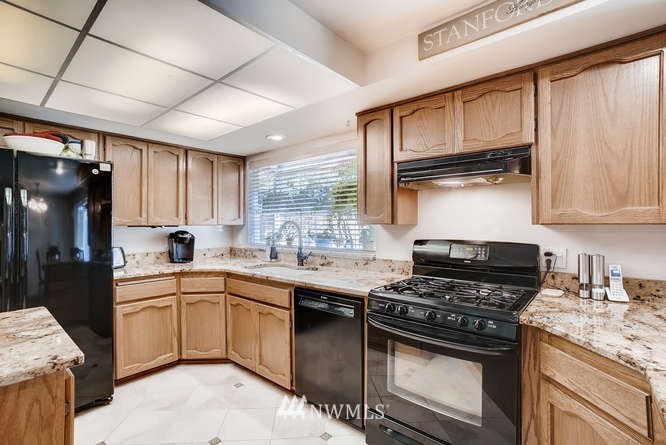 12704 Southeast 191st Place Renton, WA 98058 - Photo 8 of 24 Gallery Image 8