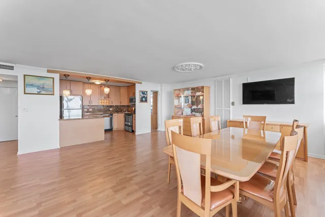 $375,000 | 6301 North Sheridan Road, Unit 11R, Chicago, IL 60660