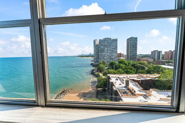 $375,000 | 6301 North Sheridan Road, Unit 11R, Chicago, IL 60660
