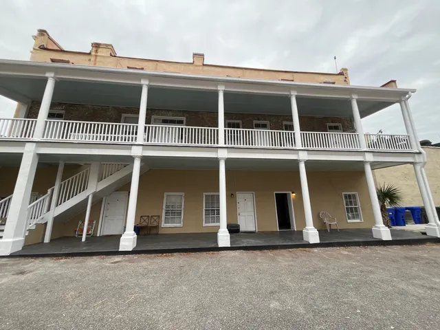 $1,750 | 126 Alexander Street, Unit F, Charleston, SC 29403