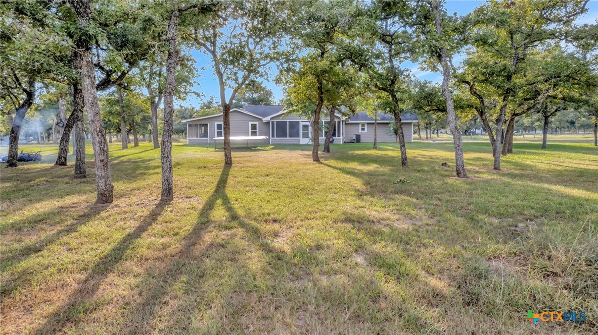 351 Sulphur Creek Road Victoria, TX 77905 - Photo 6 of 28