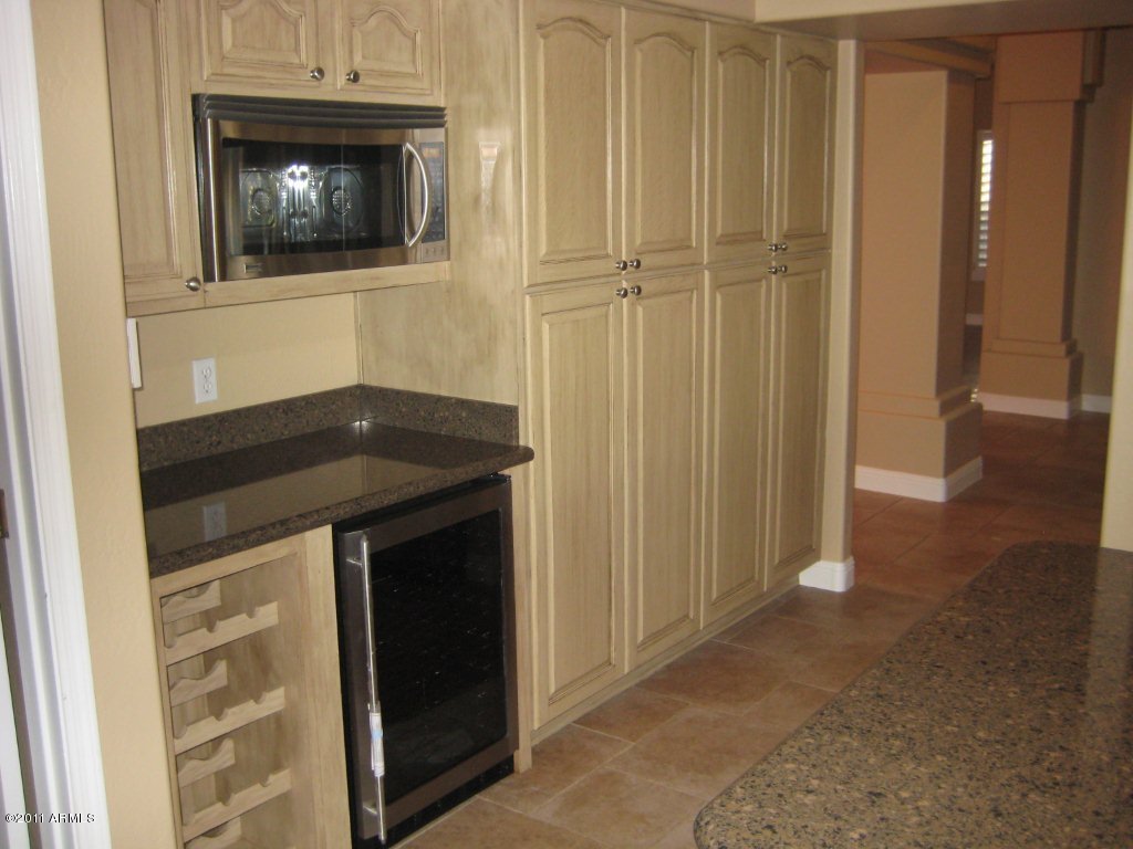 4722 East Hearn Road Phoenix, AZ 85032 - Photo 3 of 23 WINE COOLER